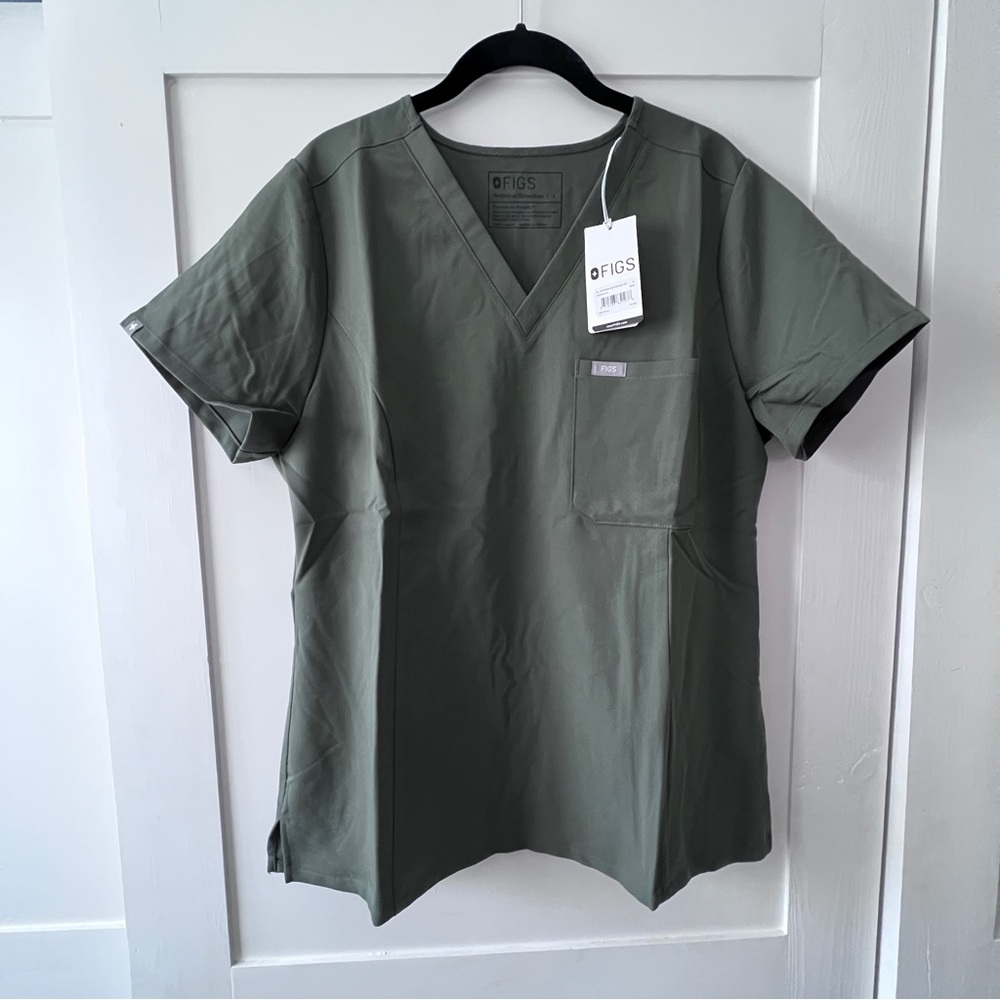 NWT Figs Catarina One-Pocket Scrub Top, Moss Green, Olive, Womens size L